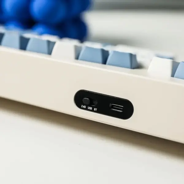 ABM066 Ergonomic Alice Keyboard – TFT-LCD, Knob, VIA Programmable, Hot-Swappable Tri-Mode